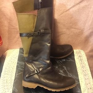 FINAL SALE! BEAUTIFUL! Teva riding boots size 8 women's green